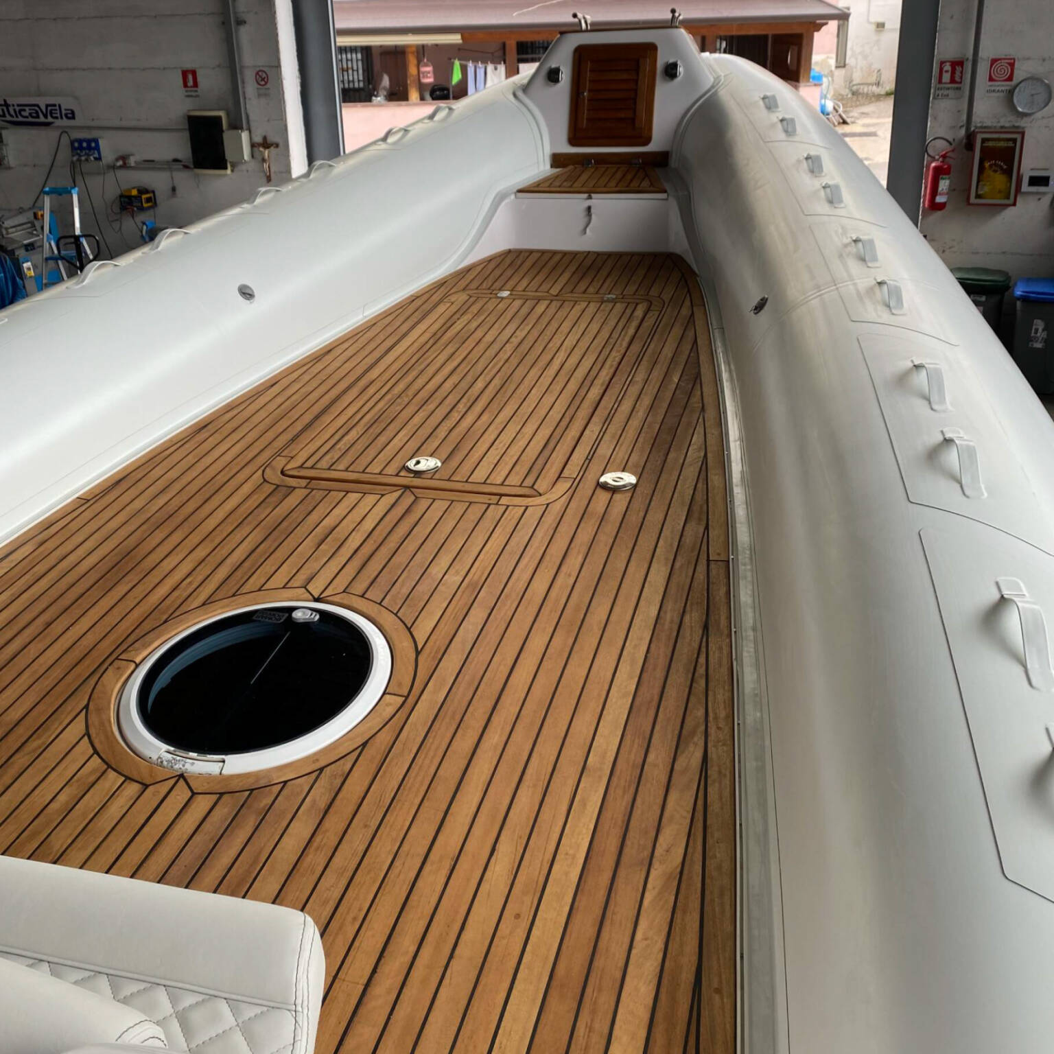 refitting-gommone-napoli-02