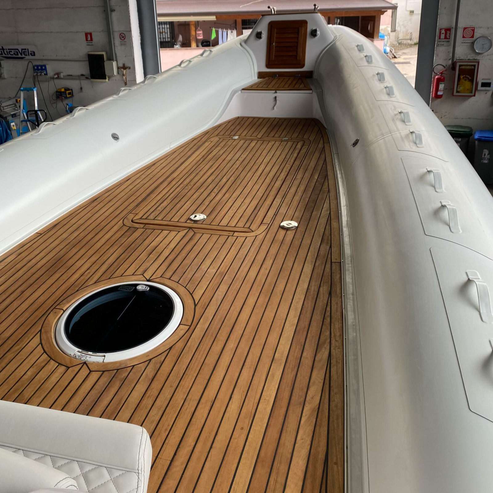 refitting-gommone-napoli-02